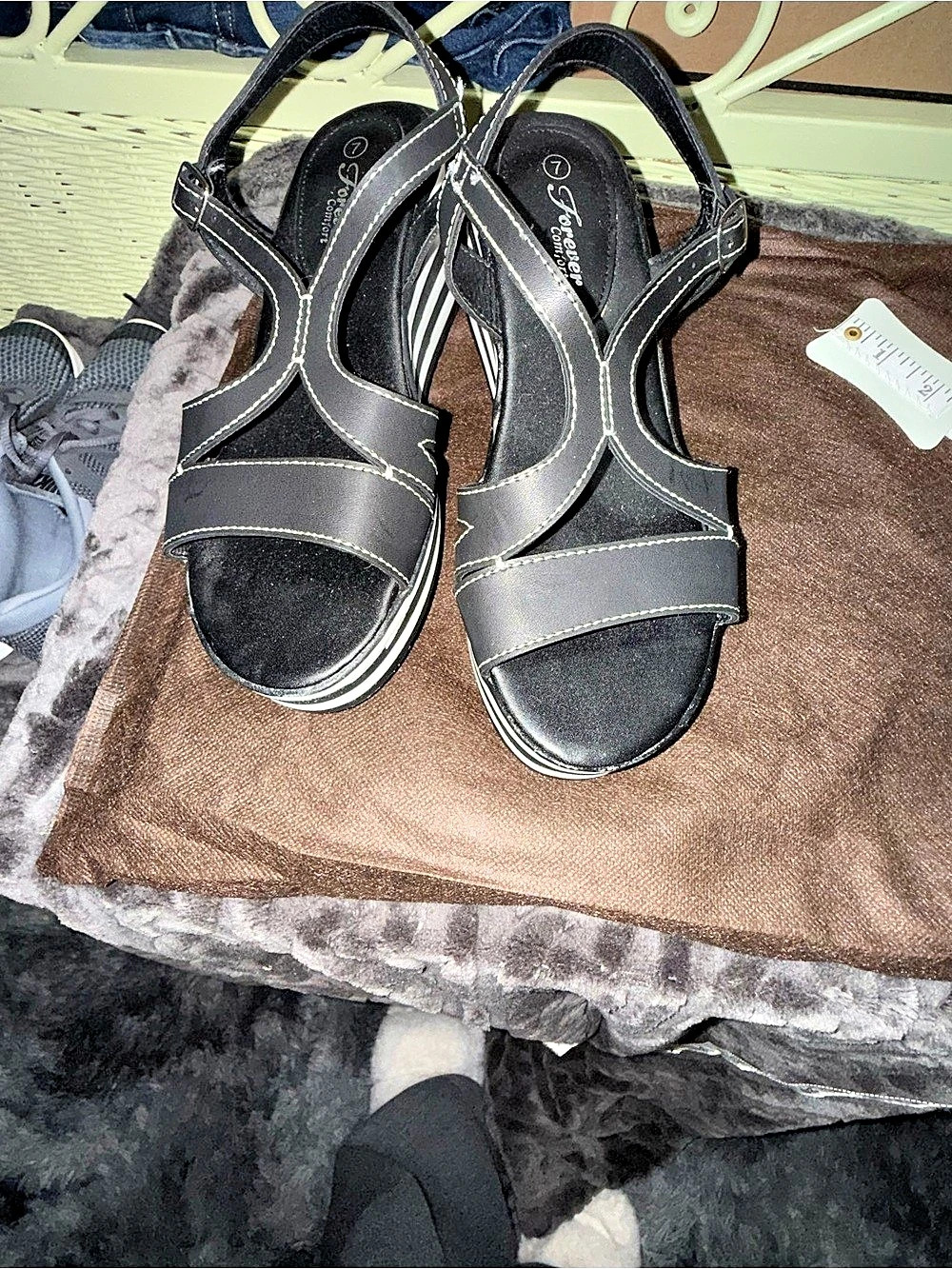 Comfortview Platform Sandals in Black